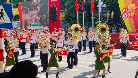 Toàn cảnh: Đoàn nhạc CAND Việt Nam biểu diễn trước nhân dân và bạn bè quốc tế