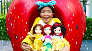 Rain Rain Go Away Song with Linda and Little Baby Princess Dolls