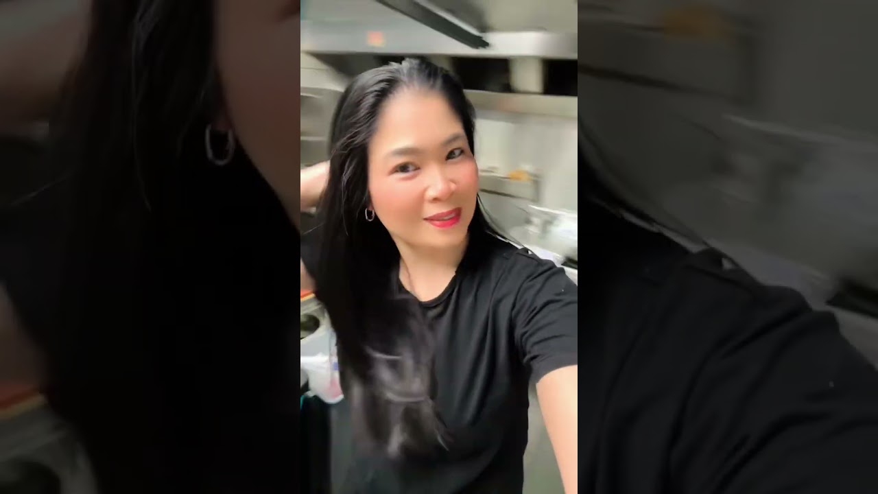 วันเสาร์ไปทำงานเตรียมของช่วงเย็นก่อนร้านเปิด   