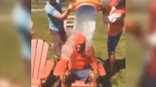 Jermaine Defoe Takes On The ALS 'Ice Bucket Challenge' !!