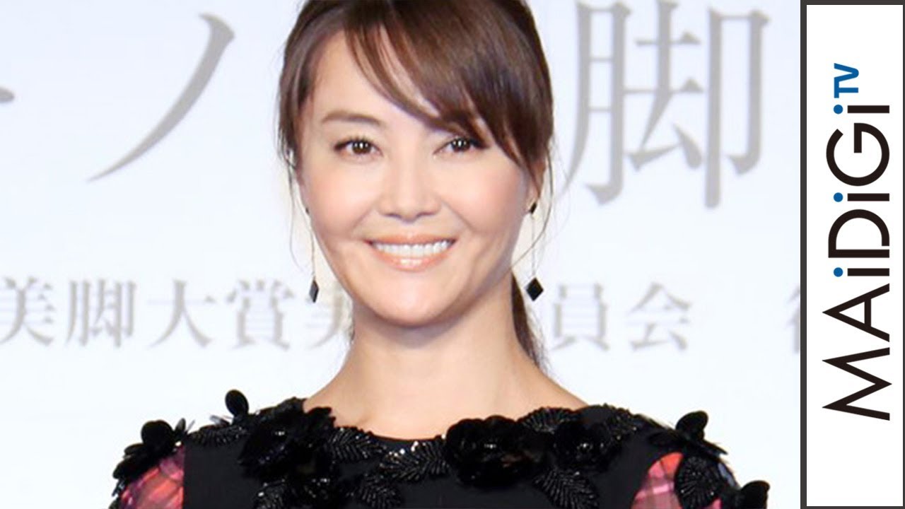 動画 観月ありさ ミニスカで美脚を披露 50歳になっても受賞したい 第15回クラリーノ美脚大賞17 Maidigitv マイデジｔｖ