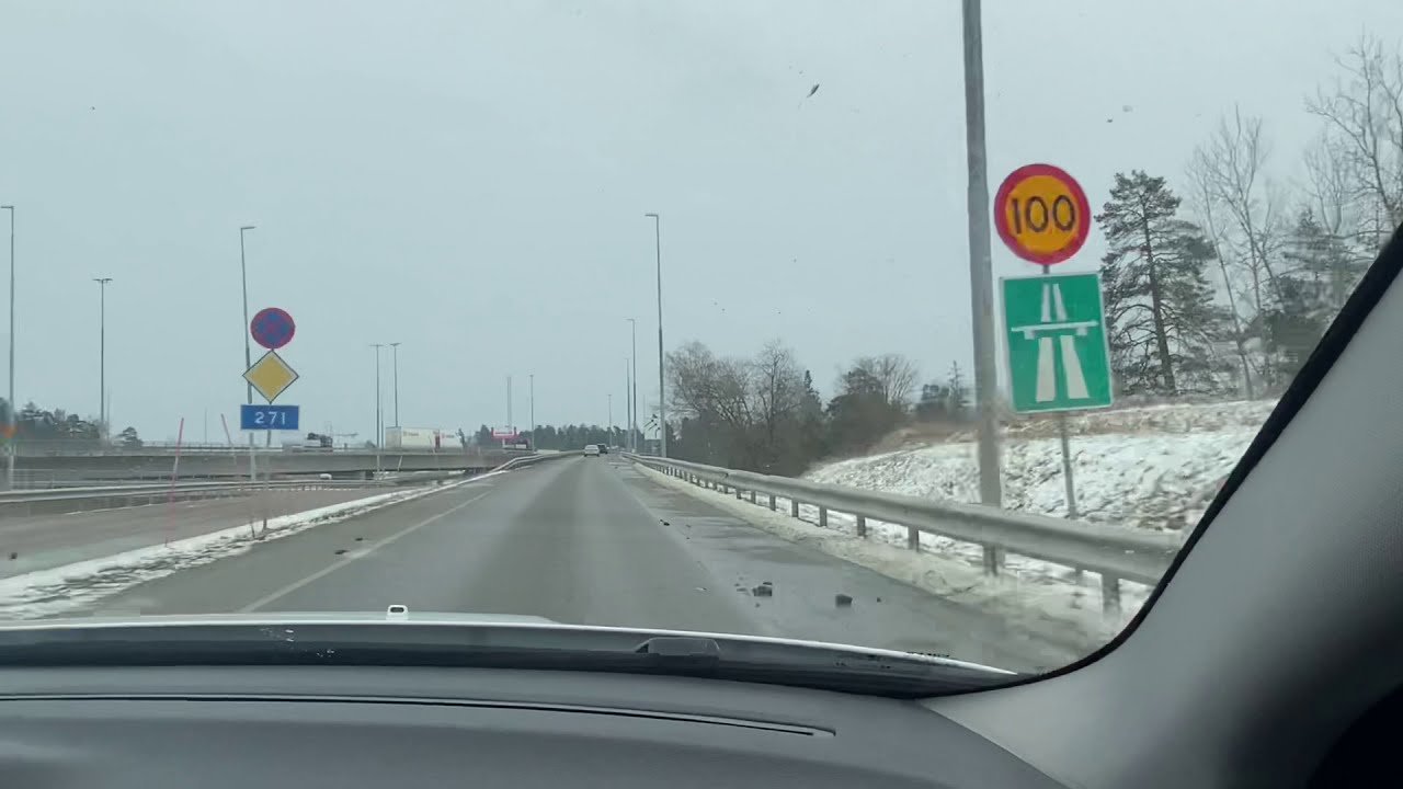 FARSTA landsväg Mot Nynäshamn motorväg, Länna, Huddinge...... Vändning på landsvägen 11 mars 2021
