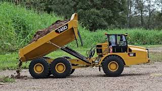 Cat 745 and Liebherr K970 on the Dirt