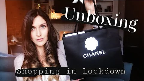 Chanel WOC Unboxing! (My first Chanel) + First Impressions + Mod Shots