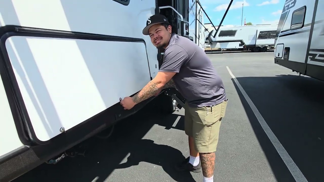 2755bh  Coleman Bunkhouse trailer