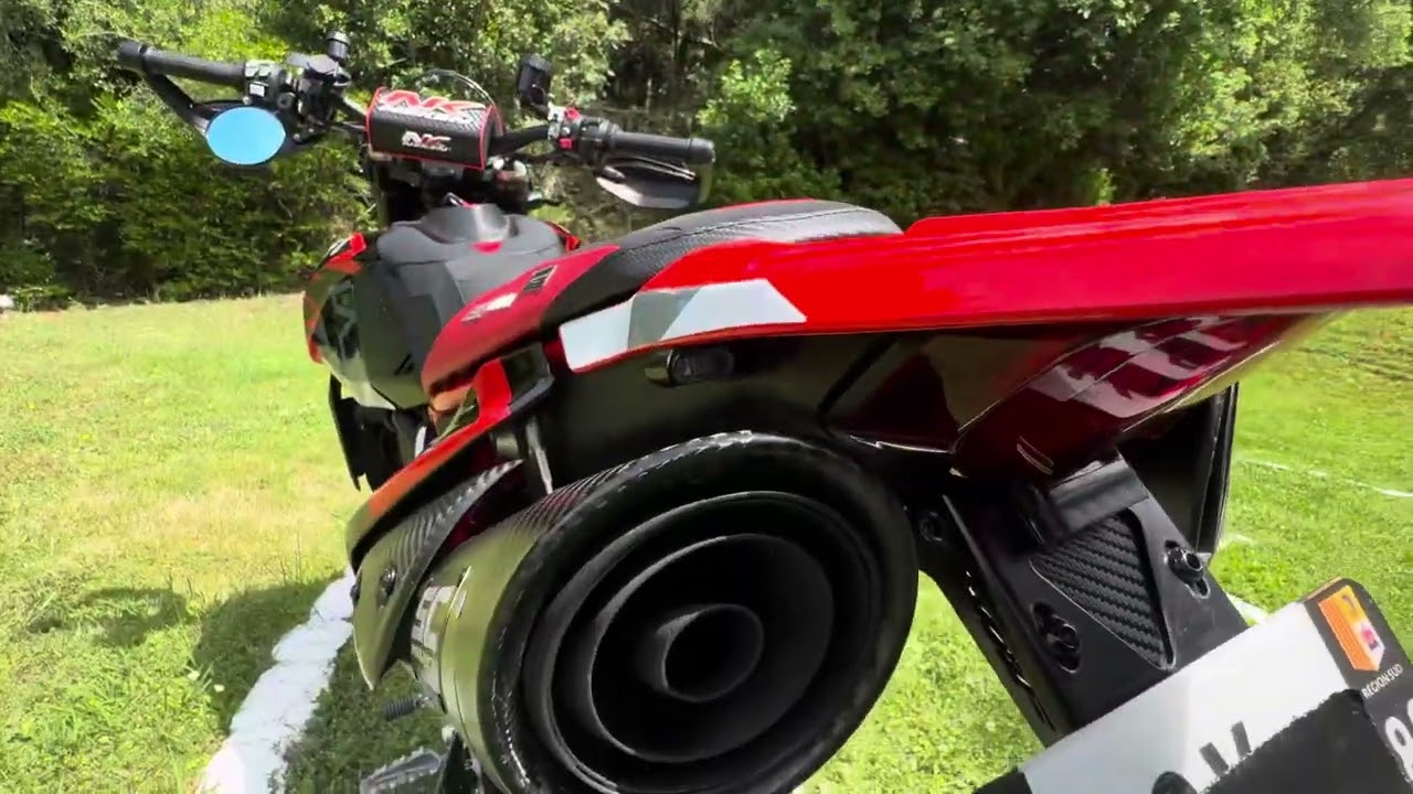 Présentation ducati 698 mono hypermotard sm supermot