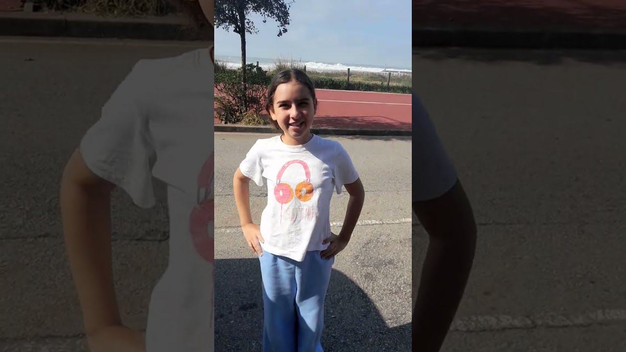 Manuella & Bruna Valdez Em...Trabalhando com o Papai... Parte l