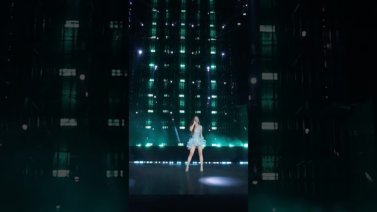Cả nhà đã xem full performance của Tràm tại V Fest chưa nèeee
