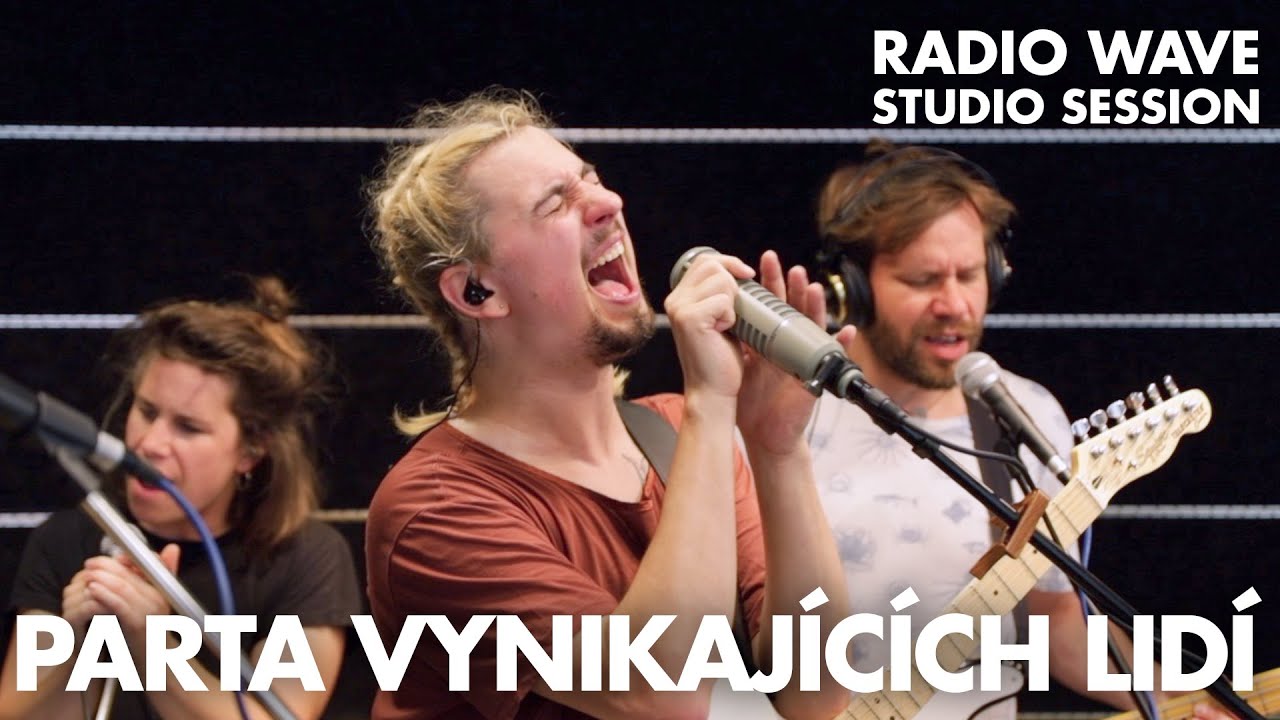 Parta vynikajících lidí: Radio Wave Studio Session - YouTube