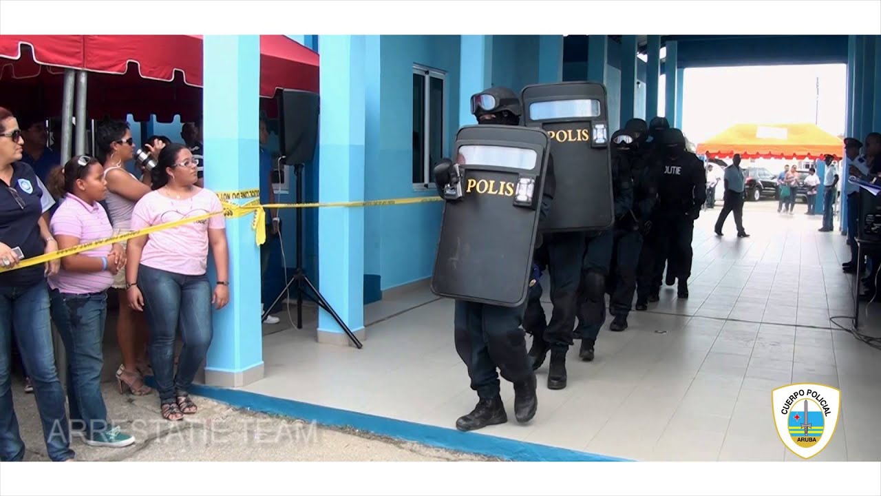 Cuerpo Policial Aruba: Demostracion di Arrestatie Team