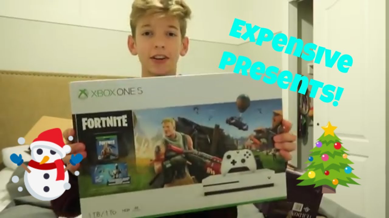 BUYING EXPENSIVE CHRISTMAS GIFTS FOR MY FAMILY 