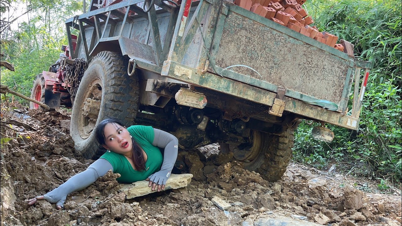 Agricultural truck transports 2,000 bricks to village on rugged mountaintop