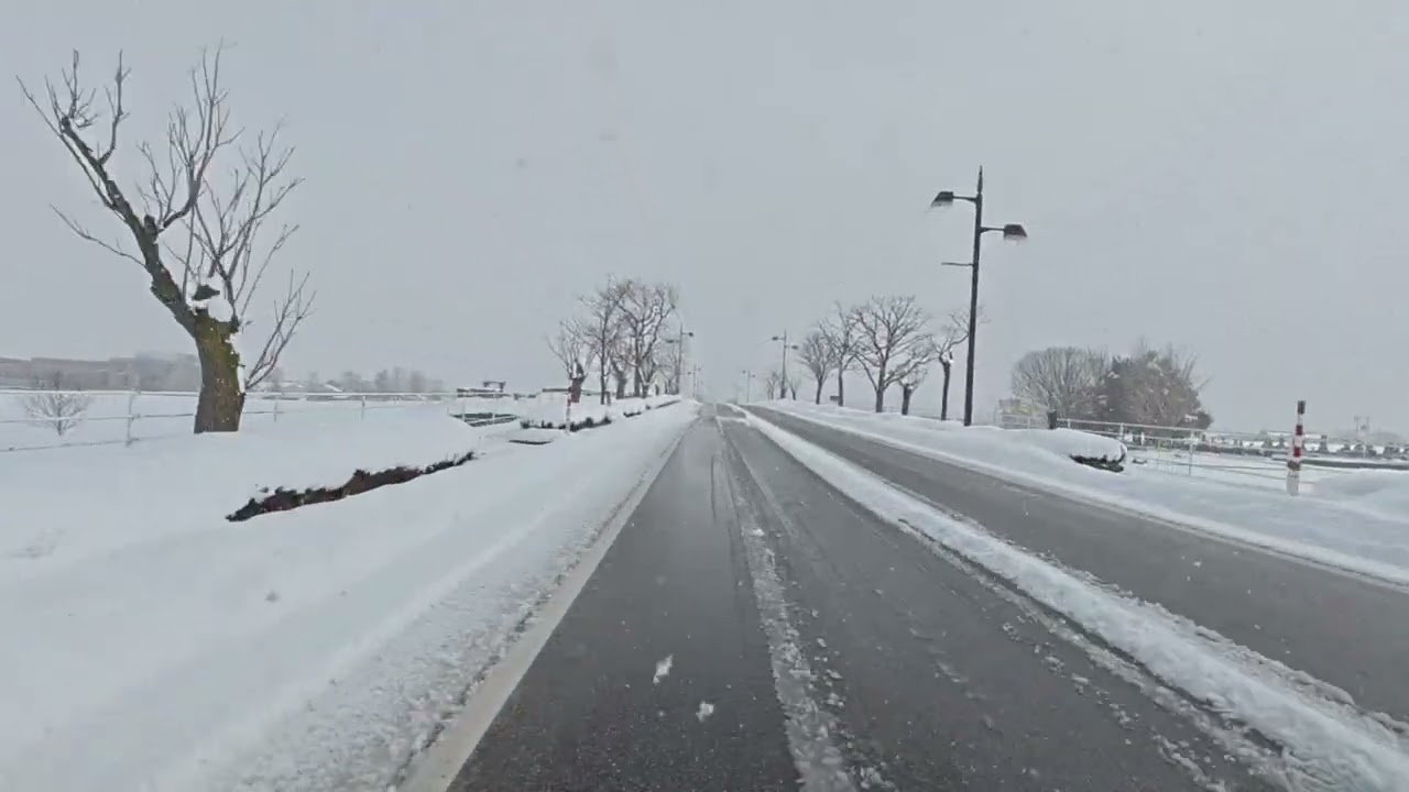 雪道ドライブ 富山県から東京都まで帰京　北陸道通行止めで一般道国道8号線の走行もあり　大寒波予報の日の強風走行と雪道走行