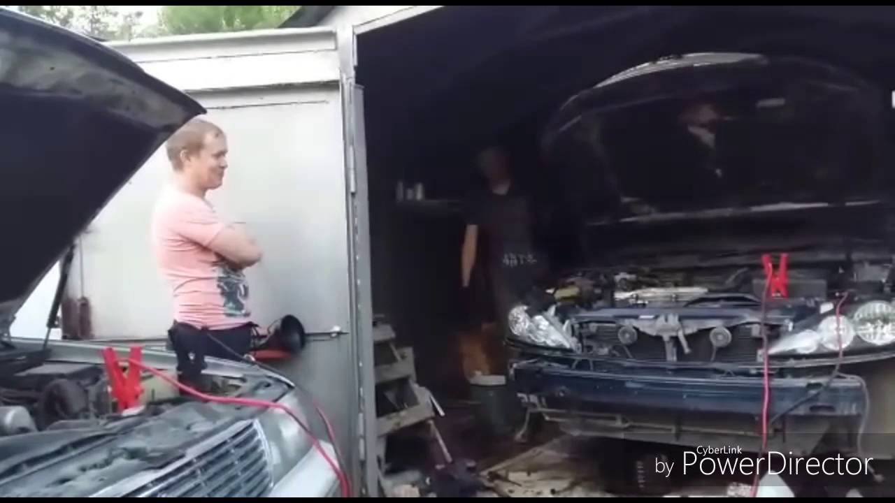 Камри пинается коробка