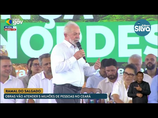 Em Iguatu, no Ceará, Lula promete concluir obra iniciada por ele há 16 anos