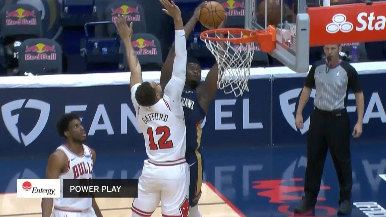 Pelicans' Zion Williamson Posts Monster Dunk