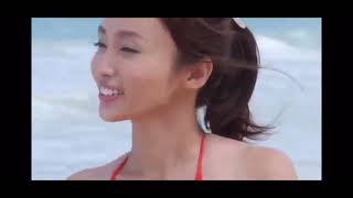 吉木りさの水着：アップ有りお尻有り谷間あり