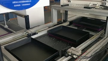 Rigid box assembling machine for non bottom inner tray assembly