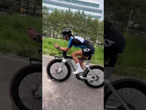 Не знаю, кто в нашей паре красивее: я или он 🚲🔥? #Canyon #speedmax #cfr