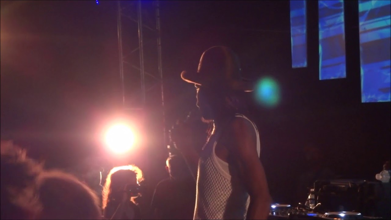 Michael Prophet & Vibronics -  Searching for Jah (Live) Dub Station Festival