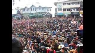 600 guitarists play John Lennon's Imagine at Darjeeling part 1