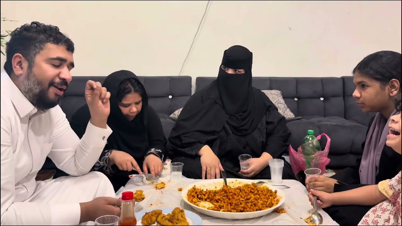 لمة  العائلة علي مكرونة بو ديك 😂