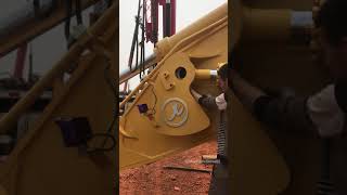 Installing Biggest Single Ripple to the Excavator