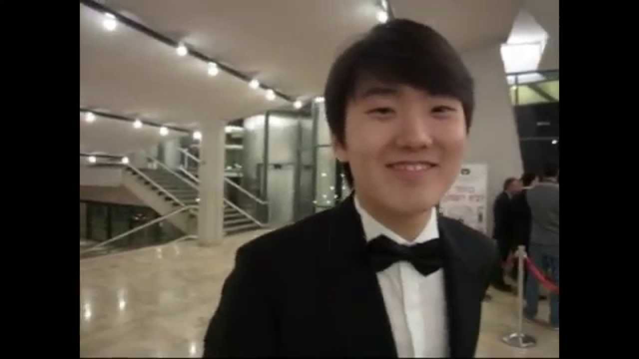 チョ・ソンジン(Seong-Jin Cho)からメッセージ！ - YouTube