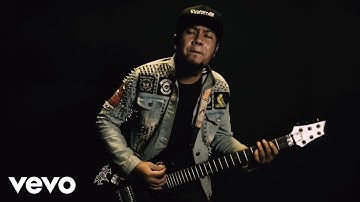 LUKANEGARA - BERTAHTA DIATAS TANAH MEREKA