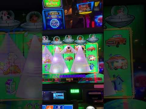INSANE craps session in Vegas (40 MINUTE ROLL)