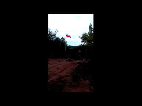 ოკუპანტები დროშებს აფრიალებენ