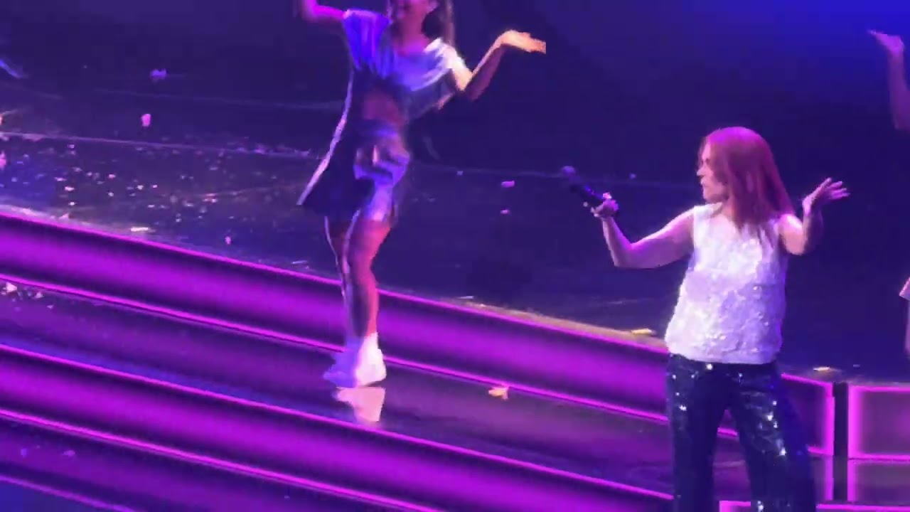 K3 Originals - De wereld van K3, Frans Liedje Live @ Afas Dome