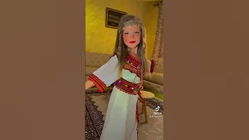 فتاة صغيرة ترقص قبايلي Lilte Girl Dance Kabyle 