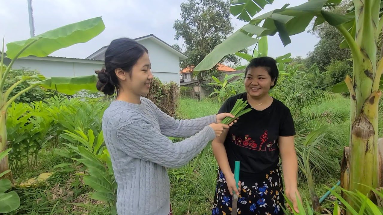 e2🇱🇦 Touring the garden at Ban Tadthong