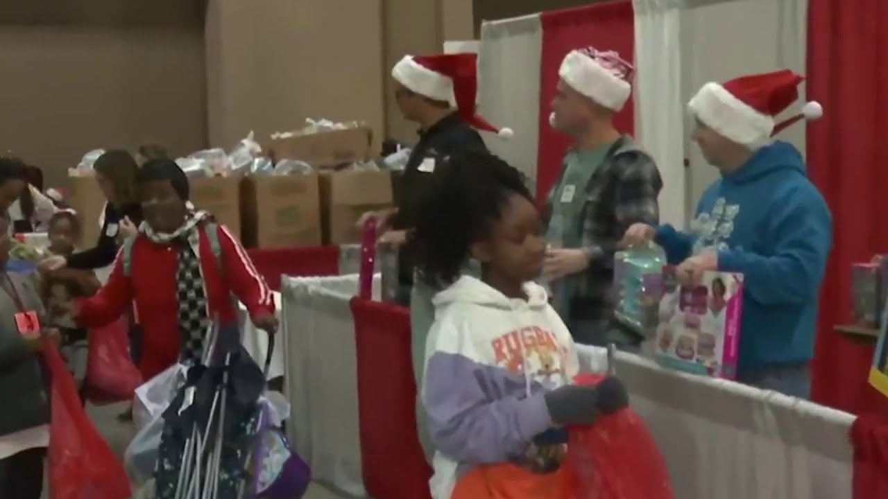 Children's Christmas Party of Jacksonville returns - YouTube