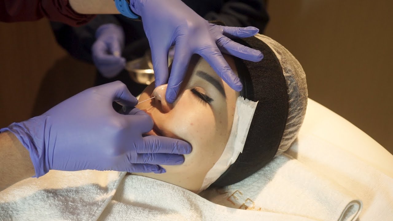 PRAMUGARI PERMAK WAJAH