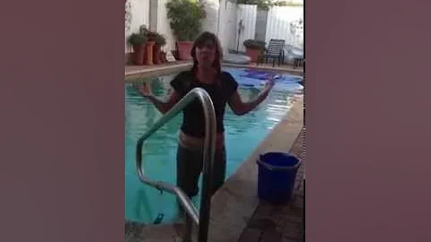 ALS ice bucket challenge / Sharon Zimmer