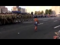 Как отдают честь на военном параде на Украине и в России