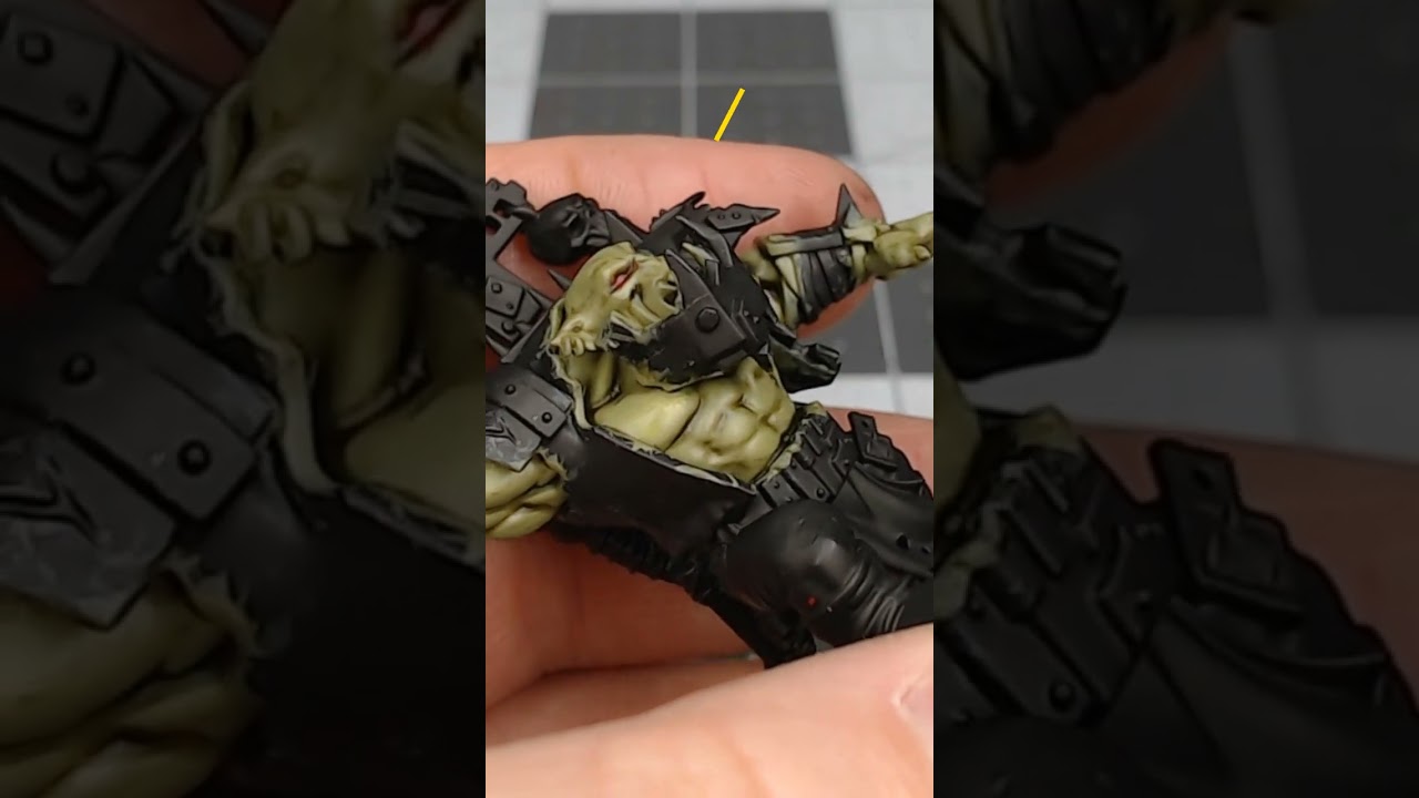 Покрасить кожу орка легко, используя этот рецепт!!! #шорты #warhammer40k #paintingminiaturesforbe...