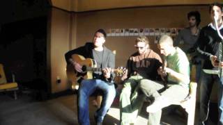 Video thumbnail of "Cairokee Jamming at a P0hoto Shoot - الخط دا خطي"