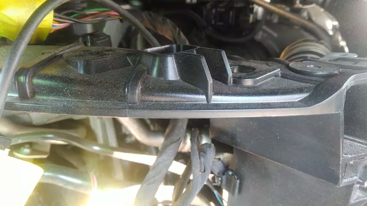 Звук мотора Mercedes-Benz 2.0l (glb 250/250 4matic) от 2021 Mercedes-Benz Glb Glb 250 W1N4M4GB5MW...