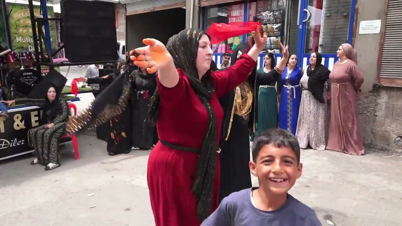 DOM AŞİRETİ İLHAN KALBURCUNUN DÜĞÜN TÖRENİ 5