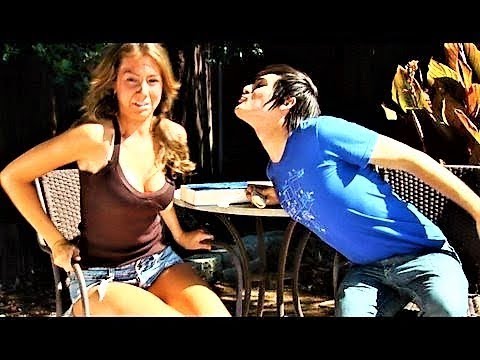 Видео: БИТВА ЕДЫ 2009 | SMOSH |