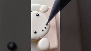 ⛄️⛄️⛄️ recipes, guides, DIY kits and supplies linked in my bio #shorts #cookiedecorating  #christmas