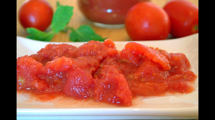 Passata di pomodori con pezzettoni da conservare