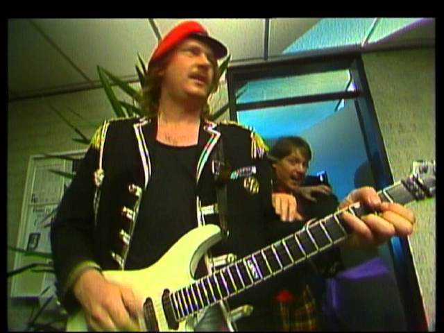 Guarda TOPPOP: Bertus Staigerpaip - Rits su YouTube Guarda TOPPOP: Bertus Staigerpaip - Rits su YouTube