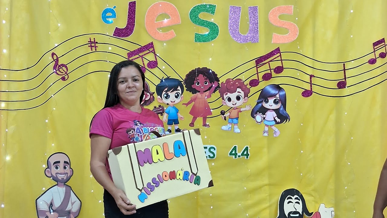 MALA MISSIONÁRIA FEITA COM CAIXA DE PAPELÃO E EVA