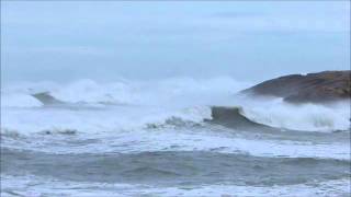 OLAS EN EL MAR CANTABRICO. COSTA DE CANTABRIA