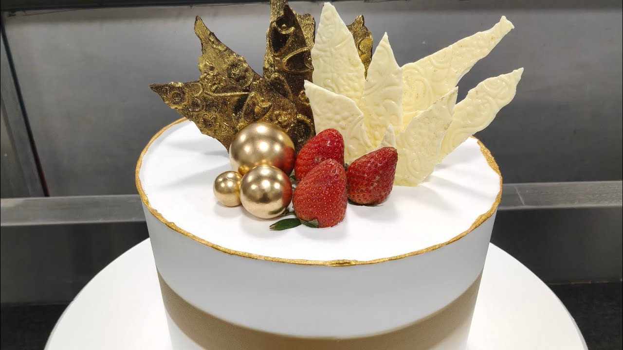 Amazing 2 KG Pineapple Cake Decoration 🍍 | Royal Gold & White Theme ✨