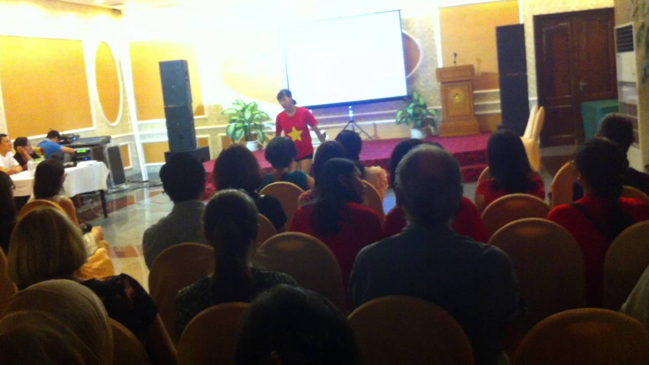 Tanzen aus ULIS in Kulturprogram in Deutschcamp